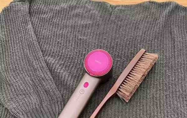 手でむしると、またできちゃう！？　ニットの毛玉を簡単に防ぐ方法【洗濯のプロ直伝】