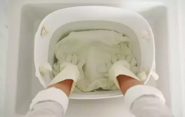 「普通に洗っただけなのに…」　ニットが縮む人に共通する『3つNG』とは？