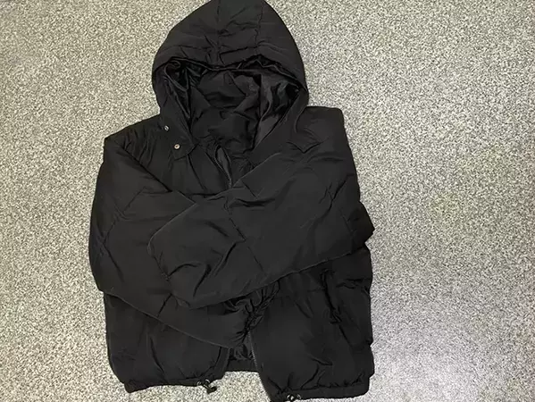 ダウンジャケットの中に…　「簡単だけど温かい」と噂のアイディアを試してみた