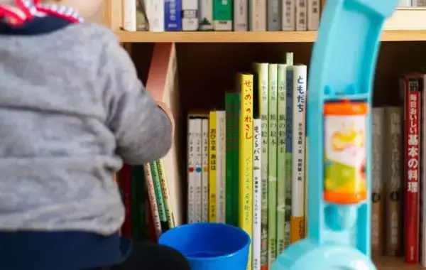 100均のワイヤーネットを組み立てて…　完成した棚に「高見えすぎる」「天才か」」【収納術4選】