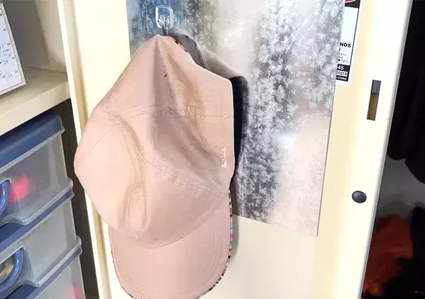 ダイソー『スチールプレート』　浴室に貼ってみると…？「ストレスが解消された！」