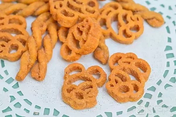 ディズニーのお土産で迷ったらこれ！　甘いのが苦手な人にもすすめたい『絶品スナック』