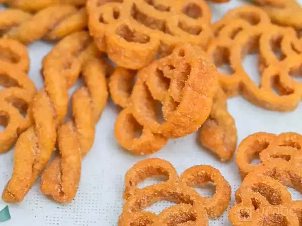 ディズニーのお土産で迷ったらこれ！　甘いのが苦手な人にもすすめたい『絶品スナック』