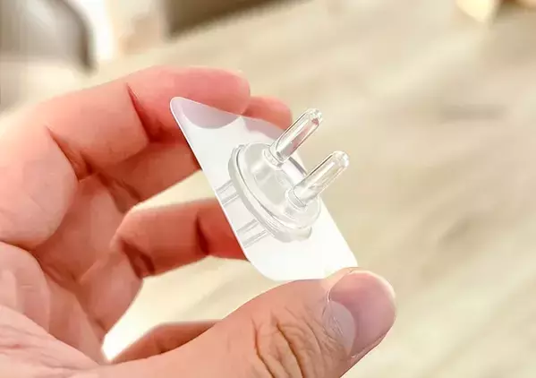 歯ブラシ用のホルダーが『ジャストフィット』　家中すっきりする収納法に「ストレス解消！」