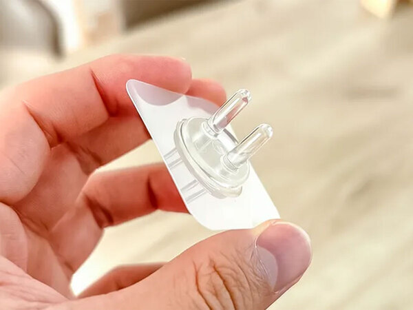 歯ブラシ用のホルダーが『ジャストフィット』　家中すっきりする収納法に「ストレス解消！」