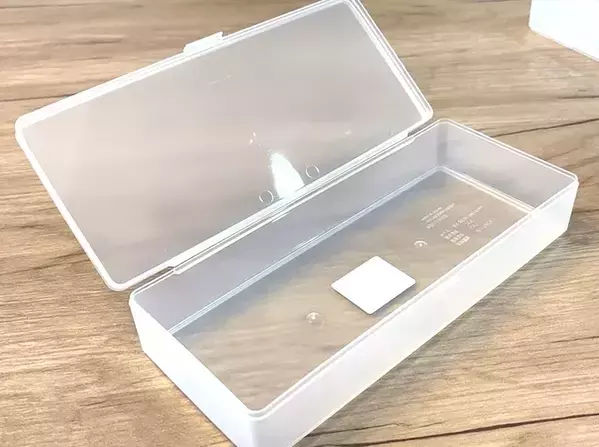 『セリア』で買った半透明ケース　思わぬ使い道に「キッチンがすっきり！」「すぐに買い足したくなる」