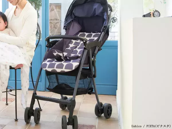 通路のベビーカーで通行人が転んだら、誰のせい？　 弁護士に聞いた考え方