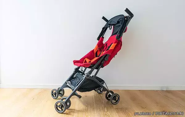 通路のベビーカーで通行人が転んだら、誰のせい？　 弁護士に聞いた考え方