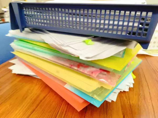 余ったクリアファイルは捨てないで！　ハサミを入れると…「有能すぎ」「今すぐやる」【DIY4選】