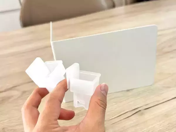 冷蔵庫だけじゃもったいない！　薬味チューブホルダーで『玄関と洗面所』を整理整頓