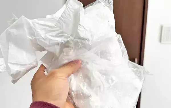 ティッシュの空箱、捨てるのやめた！　引き出しが片づく収納ワザに「気持ちいい」