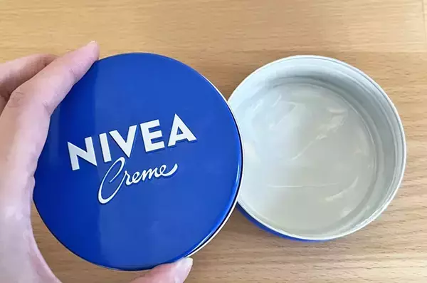 ニベアの『青い缶』は捨てないで！　簡単すぎる『リメイク術』を実際にやってみた【収納ワザ】