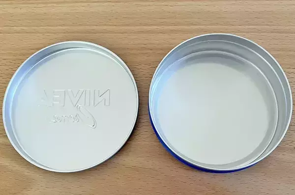 ニベアの『青い缶』は捨てないで！　簡単すぎる『リメイク術』を実際にやってみた【収納ワザ】