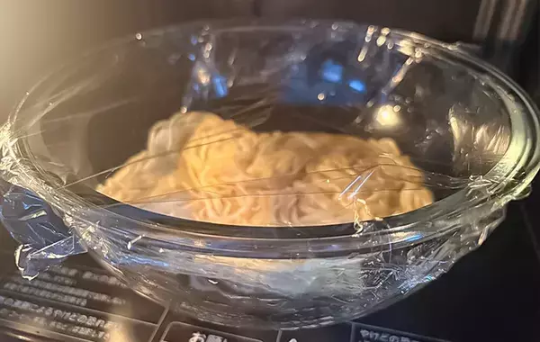 一人ランチにぴったり！　火も包丁もいらない、焼きそばの簡単アレンジ