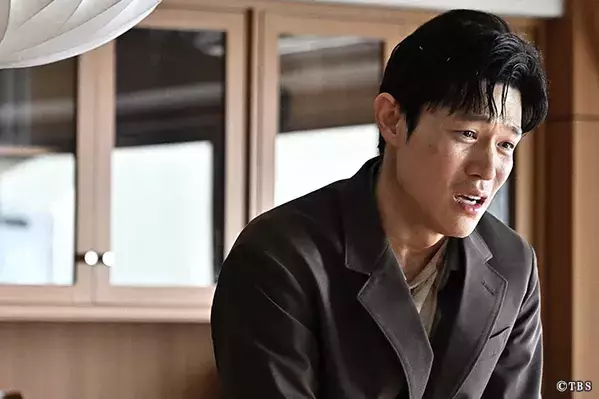 「この店怖い」「恐怖で味がしない」　鈴木亮平が『リブート』の恐怖メシを紹介