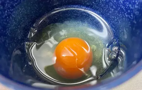 ほうれん草を豪快に！　味の素が紹介するスープレシピに小1息子が「もうないの？」