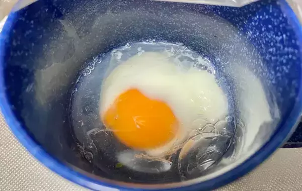 ほうれん草を豪快に！　味の素が紹介するスープレシピに小1息子が「もうないの？」