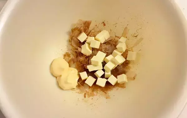 「まだ食べたいんだけど！」　子供がおかわりをせがむ『変わり種おにぎり』、具材に使ったのは？