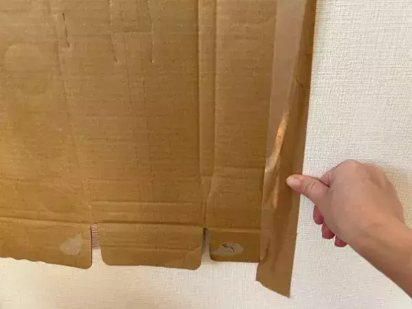 貧乏くさいけど効いた！　寝室の窓に『ダンボール』を貼ったら朝が別世界だった