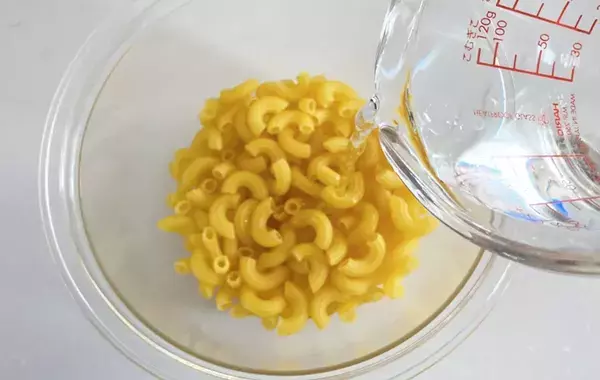 すぐできる！　セブンの名作『金のビーフシチュー』、そのまま食べるよりも？