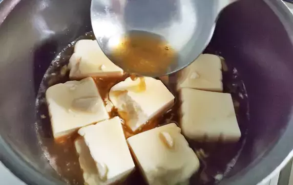 買い物に行きたくない日はこれ！　冷蔵庫の豆腐とめんつゆを使って…【時短レシピ】