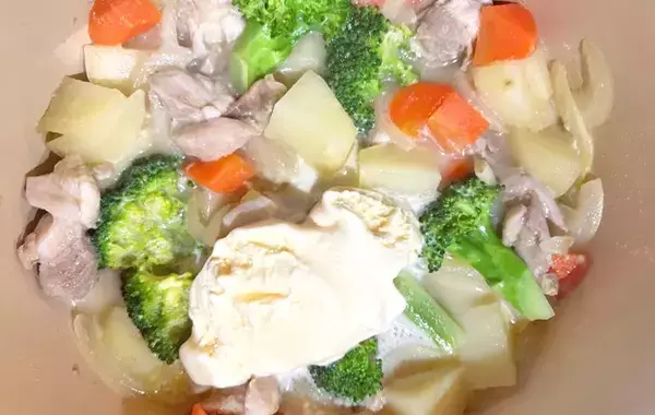 シチューの素はいらない！　まさかの食品で作るシチューに「家族がぺろりと完食！」