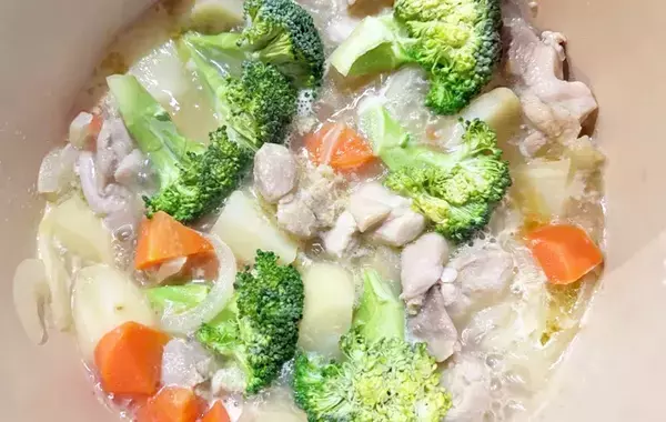 シチューの素はいらない！　まさかの食品で作るシチューに「家族がぺろりと完食！」