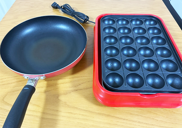 「これで十分じゃん！」　ダイソーの『ファイルスタンド』をシンク下で使うと…？