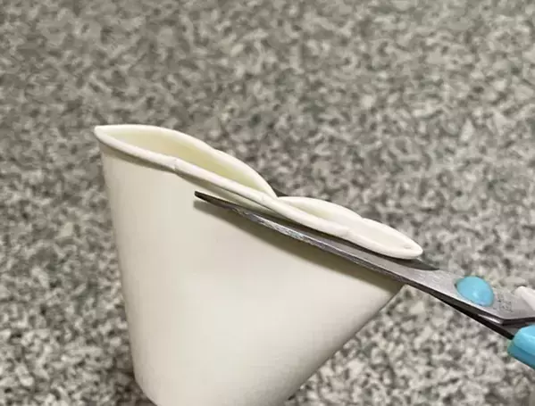 バレンタインのお菓子配りに大活躍　紙コップとマスキングテープで作る『プレゼントボックス』