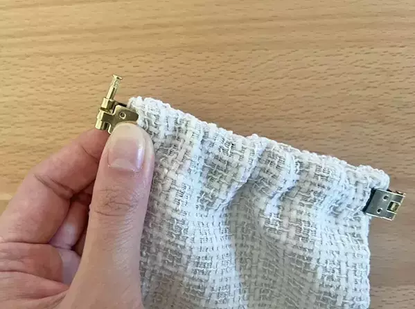 巾着袋の『紐』を抜いたら…　できたものが“お出かけ先”で大活躍！【手順2つ】