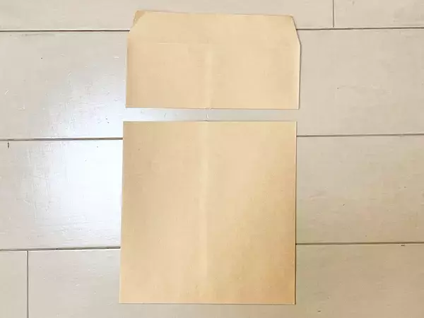 余った茶封筒を切ったら…　プレゼントが“カワイイ見える化”成功！