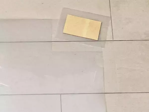 余った茶封筒を切ったら…　プレゼントが“カワイイ見える化”成功！