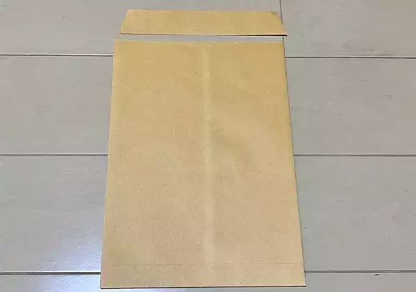 プレゼントの見栄えがグッとアップ！　“仕掛け”に驚く“茶封筒”ラッピング