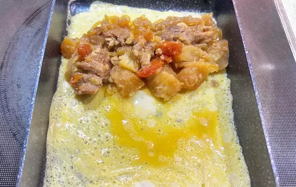 見た目はいつもの玉子焼き　カットした断面に「大正解」「白米が消えるやつ」