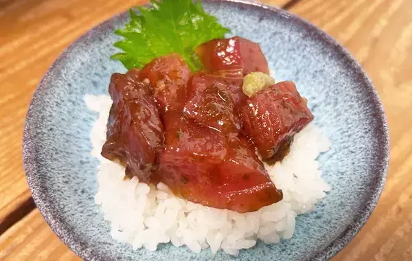 大さじ1杯入れてみて！　醤油を使わない『漬けマグロ』に家族が大絶賛