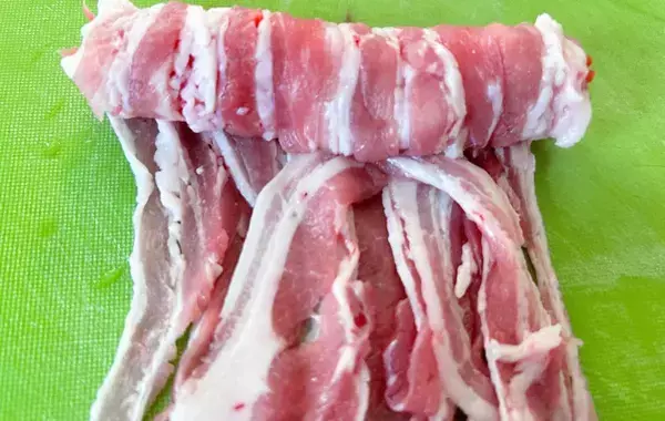 材料2つ、10分で完成！　巻いて焼くだけの一品に「もっと早く作ればよかった」