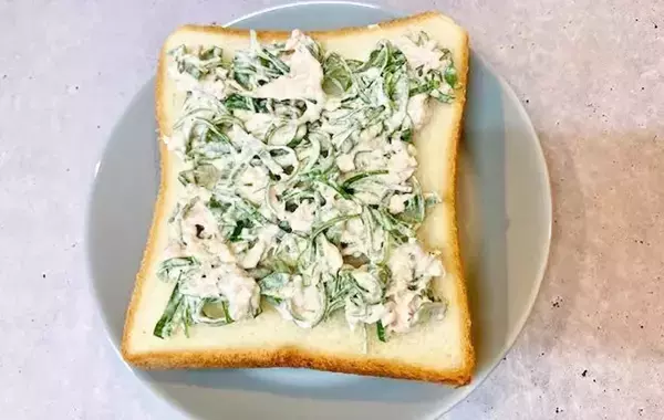 ツナマヨと混ぜたのは…　食パンの新たな食べ方に「驚くほど合う！」