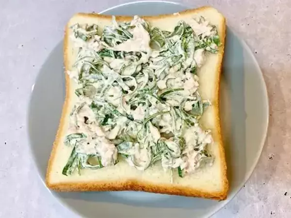 ツナマヨと混ぜたのは…　食パンの新たな食べ方に「驚くほど合う！」
