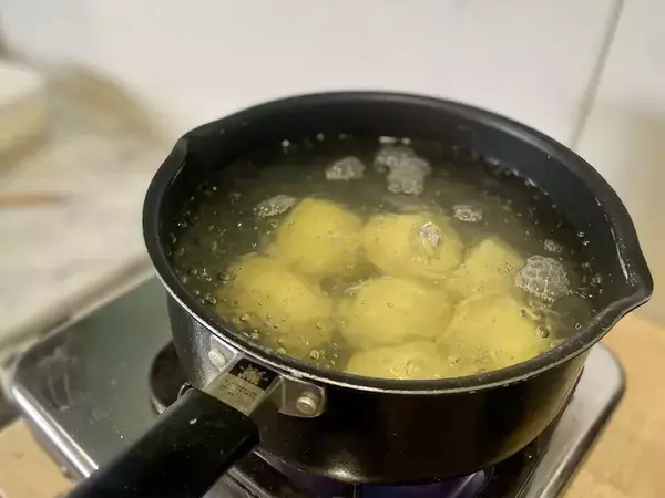 「ジャガイモをゆでる時は…」　元調理師に聞いた、ジャガイモをホクホクにする方法