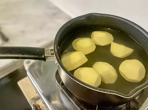 「ジャガイモをゆでる時は…」　元調理師に聞いた、ジャガイモをホクホクにする方法