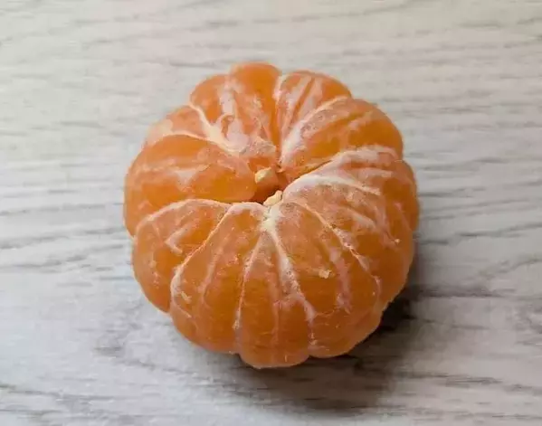 ミカンを鍋で『1分』茹でると？　思わぬ変化に「知らなかった」「別物だわ」