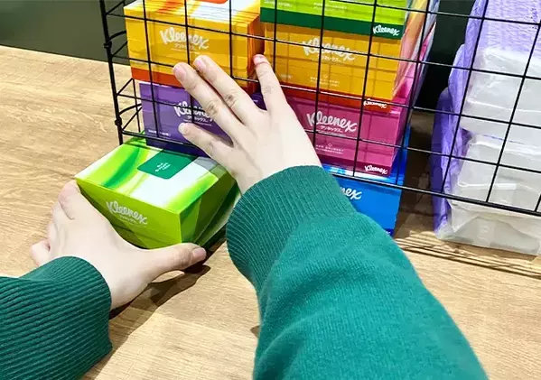 ワイヤーネット3つをずらして繋げて？　取り出しラクな新収納が完成！