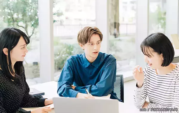 『ちょっと待って』←英語で言える？　日常で役立つ英語フレーズを解説