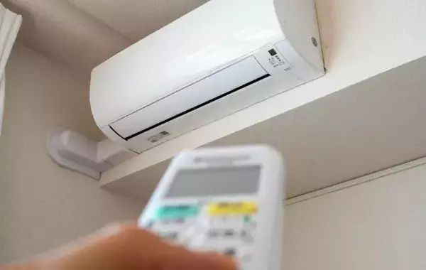 「暖房をつけても寒い」　原因はまさかの設定？　現象に「盲点だった」「損してた」【防寒テク4選】