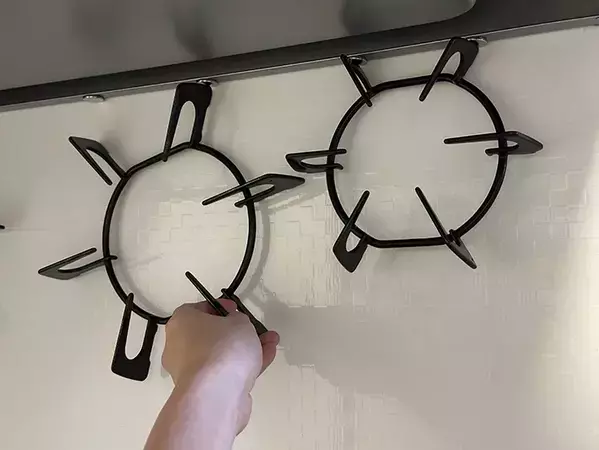 五徳を使わない時は浮かせて収納！　便利な100均アイテムに「もっと早く知りたかった」