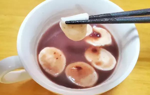 餅でも団子でもない！　おしるこに入れた『意外な具材』に「斬新」「独特の食感がたまらん」
