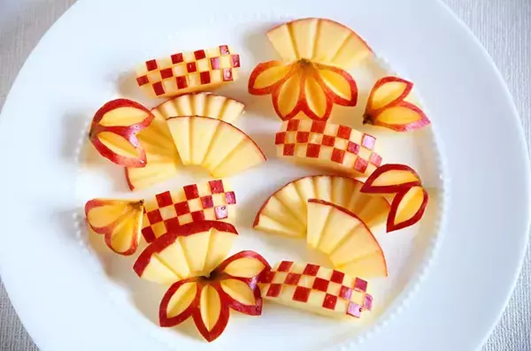 リンゴはこう食べる！ 　丸ごとおいしい食べ方を、リンゴのプロに聞いた