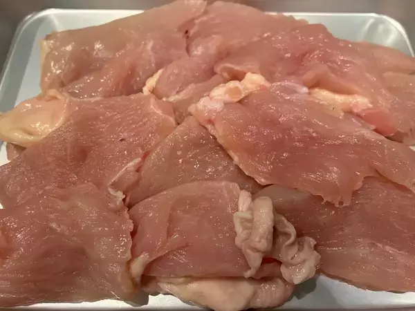 【簡単レシピ】節約食材が化けた！　鶏むね肉をしっとりさせる秘密はタレにあって…？