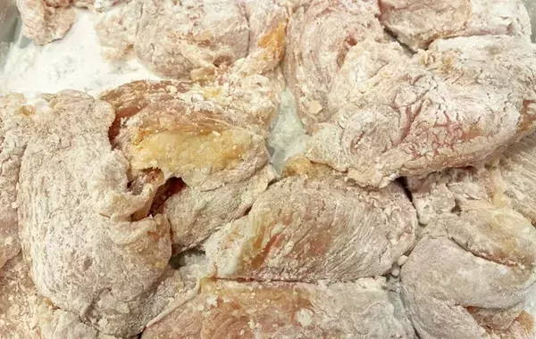 【簡単レシピ】節約食材が化けた！　鶏むね肉をしっとりさせる秘密はタレにあって…？