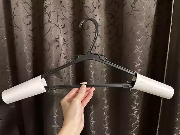型崩れする洗濯物をトイレットペーパーの芯で解決！　意外な活用法に「驚いた」